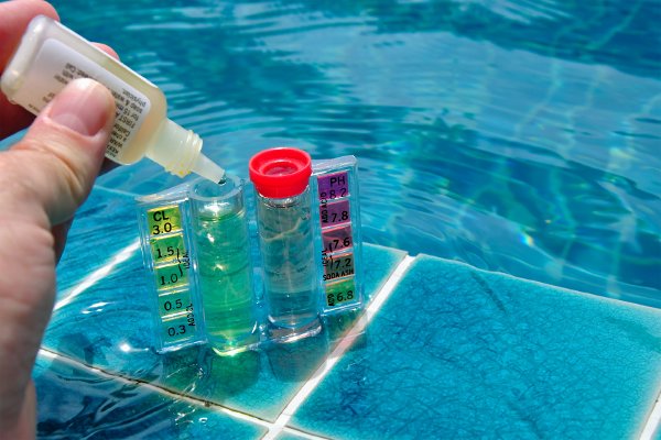 Cómo calcular la demanda de cloro de su piscina
