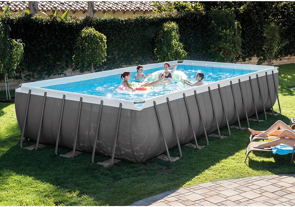 Juego de piscina rectangular Intex de 18 pies x 9 pies x 52 pulgadas Ultra Frame con bomba de filtro de arena