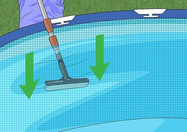 prepare la solución limpiadora Cómo limpiar la piscina sobre el suelo después de drenar